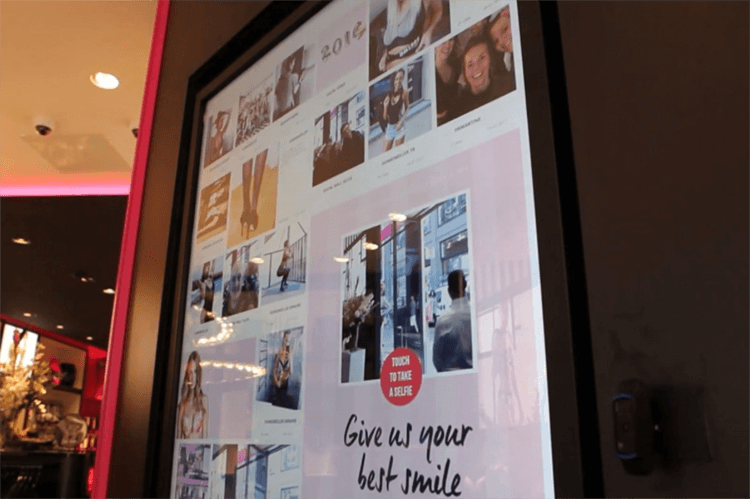 Hunkemoller in-store social wall.